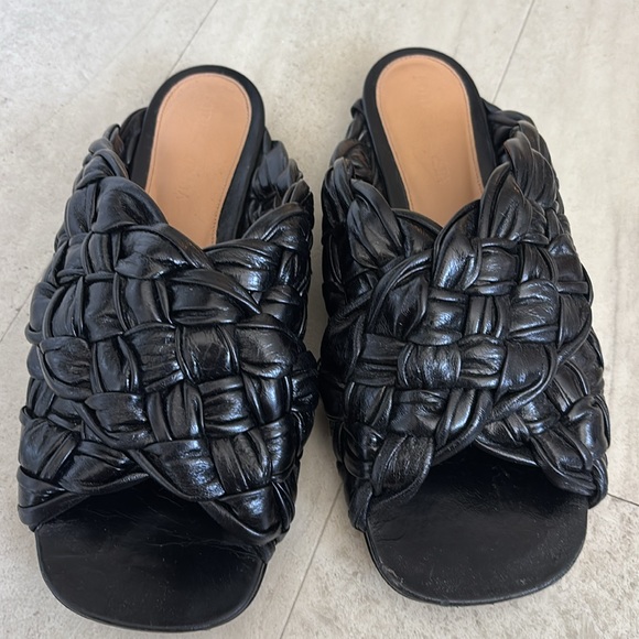 Bottega Veneta women's slides - Picture 12 of 12